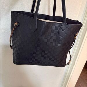 Elegant Black Checkered Tote Bag